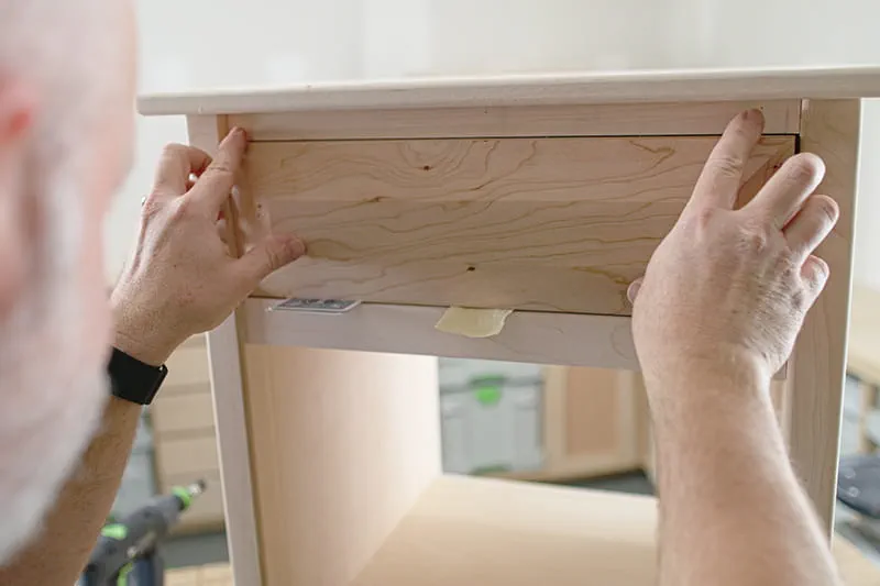 Fitting the drawer to the table