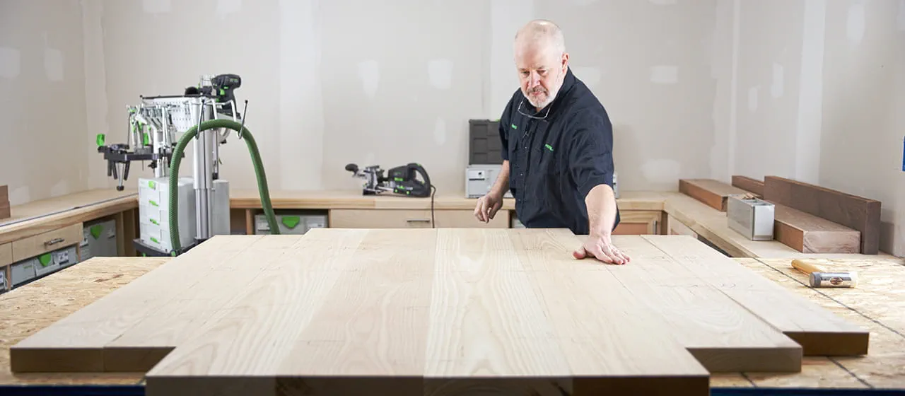 Checking out the grain of table top